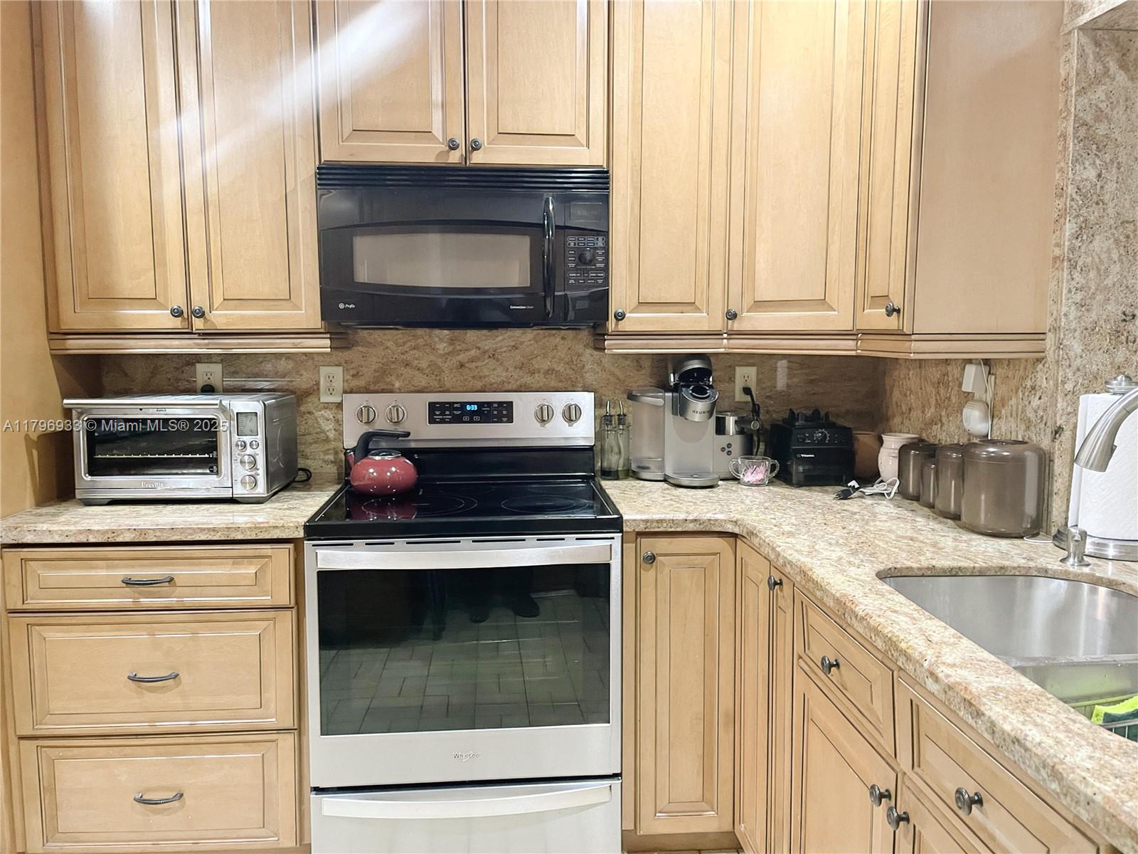 Listing Photo 10