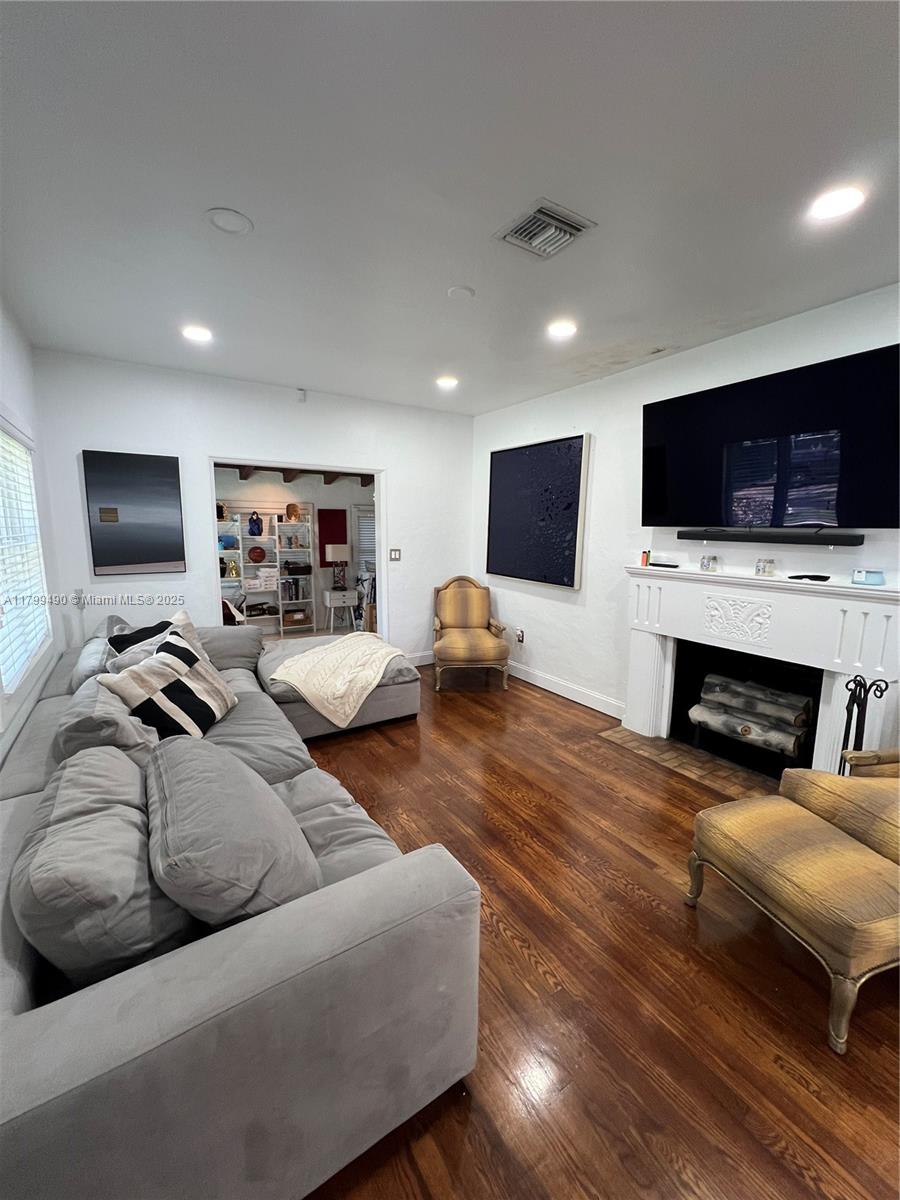 Property photo # 0