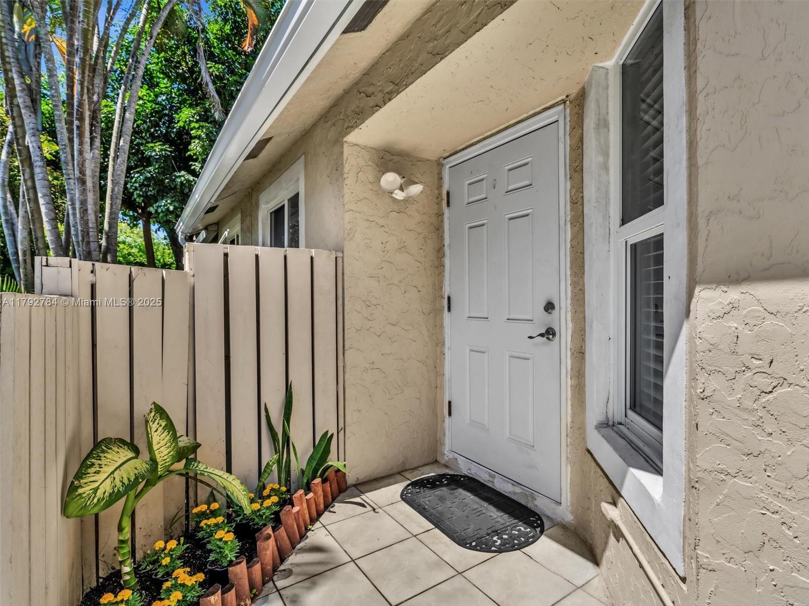 2124 W Discovery Cir W, Deerfield Beach, Florida image 3