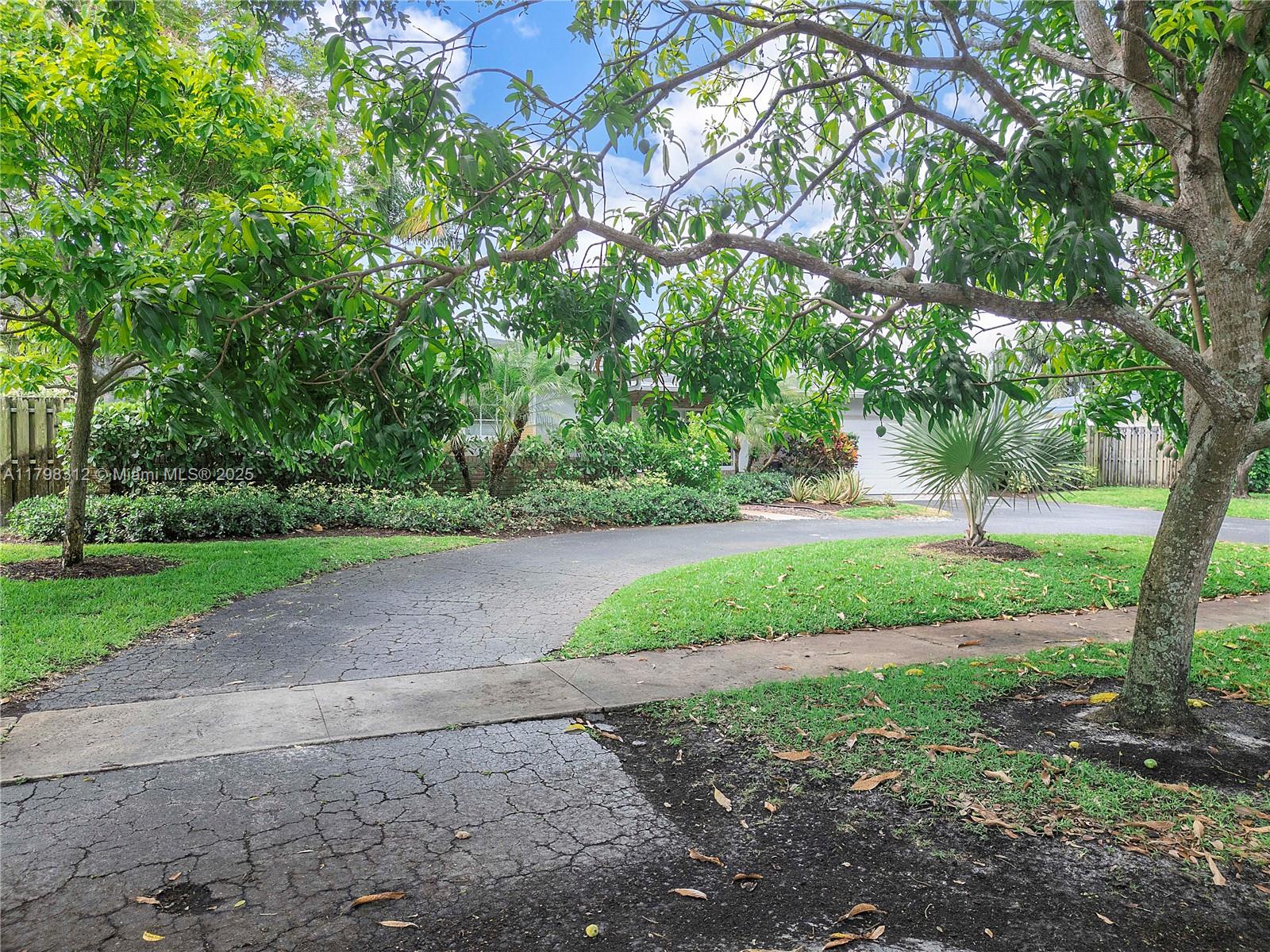 5510 SW 6th St, Plantation, Florida image 2