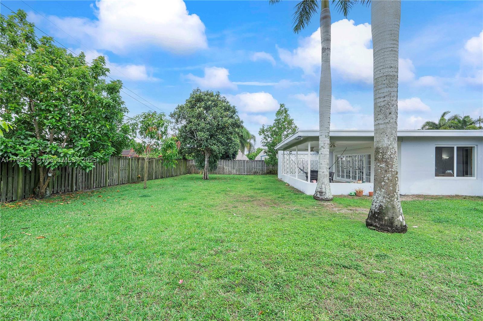 5510 SW 6th St, Plantation, Florida image 40