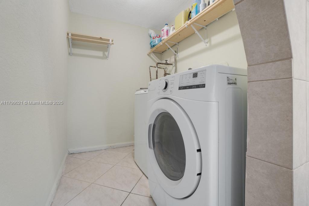 216 San Remo Blvd, North Lauderdale, Florida image 24