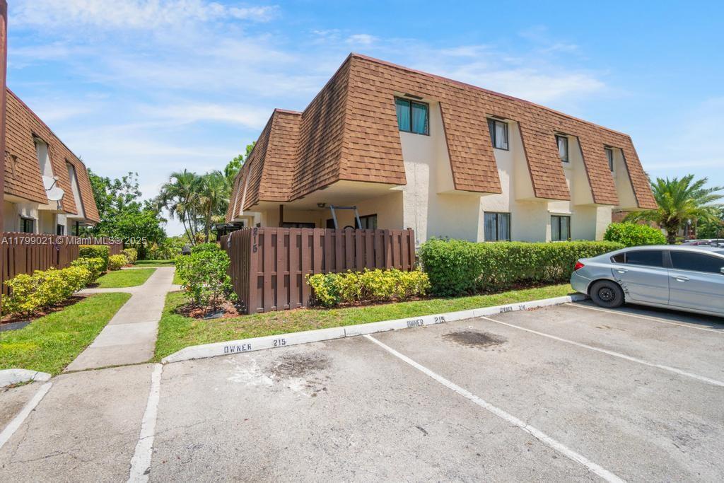 216 San Remo Blvd, North Lauderdale, Florida image 5