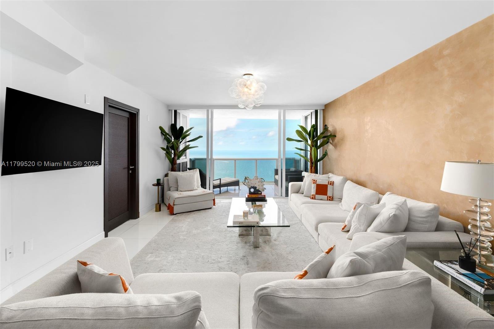 Apartamento à Venda em Sunny Isles Beach, FL