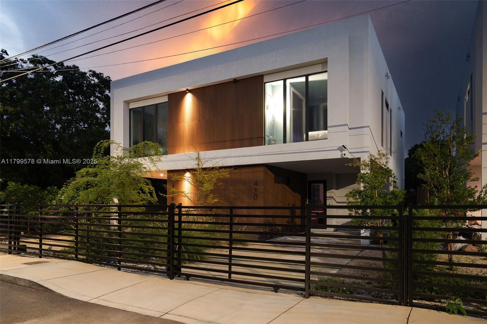 Property photo # 0