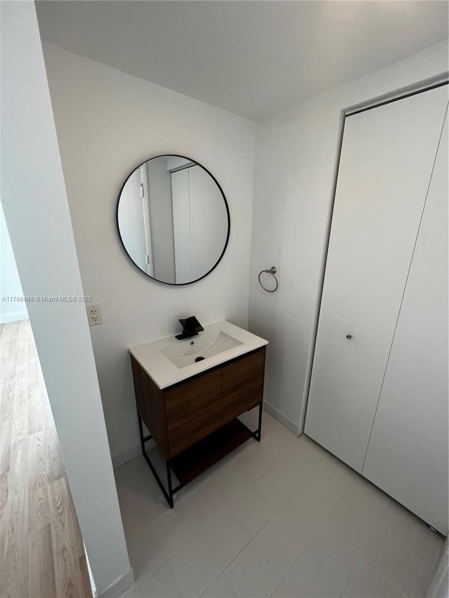 690 SW 1st Ct #2924, Miami FL 33130