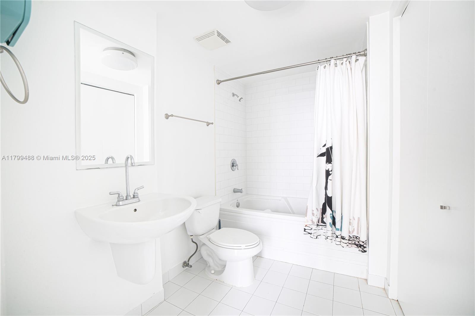 690 SW 1st Ct #2924, Miami FL 33130