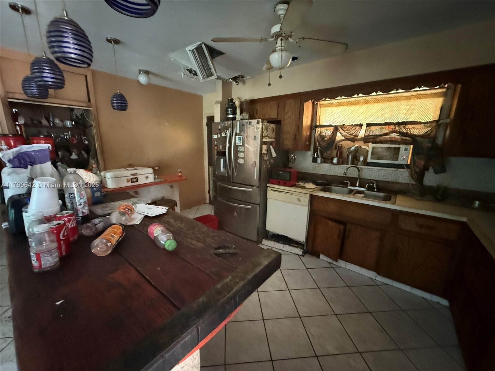 432 SW 64th Ter, Margate, Florida image 2