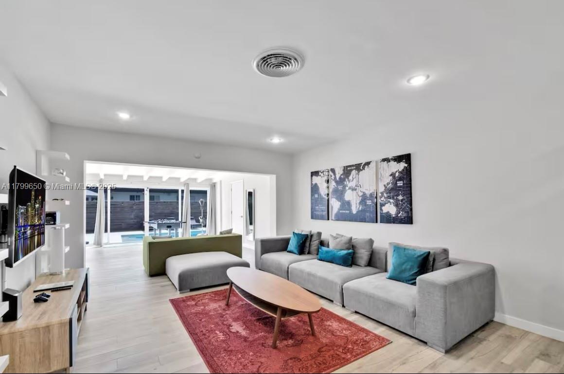 Property photo # 9