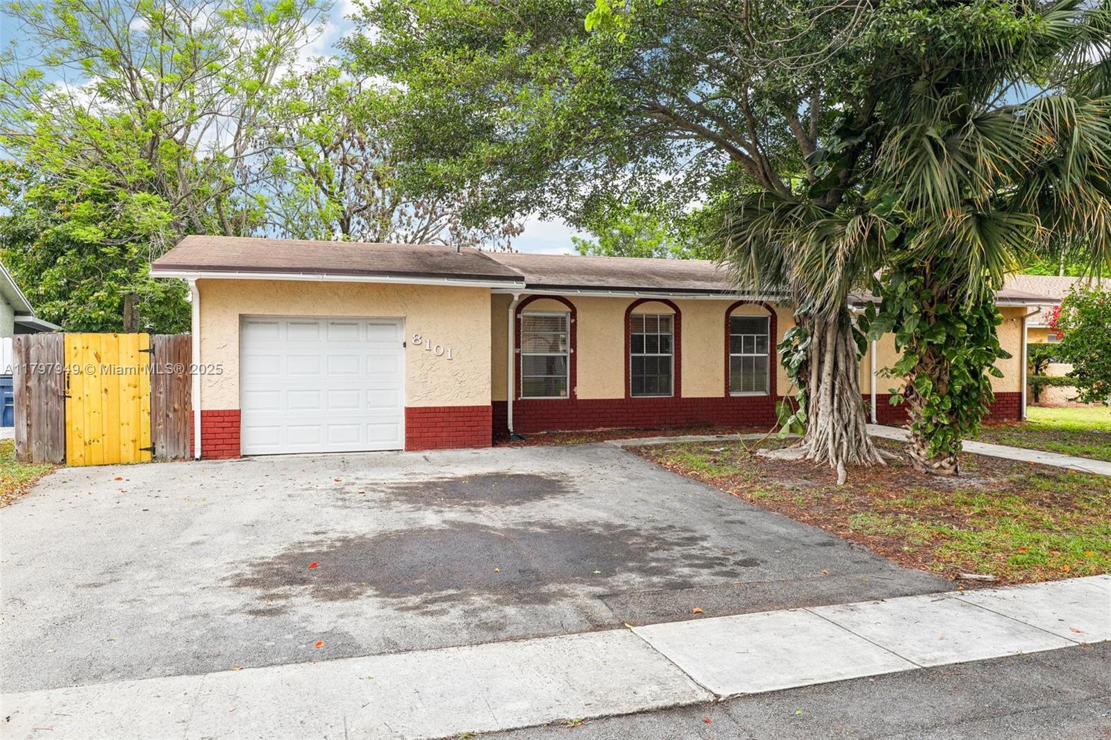 8101 NW 44th Ct, Lauderhill, Florida image 2
