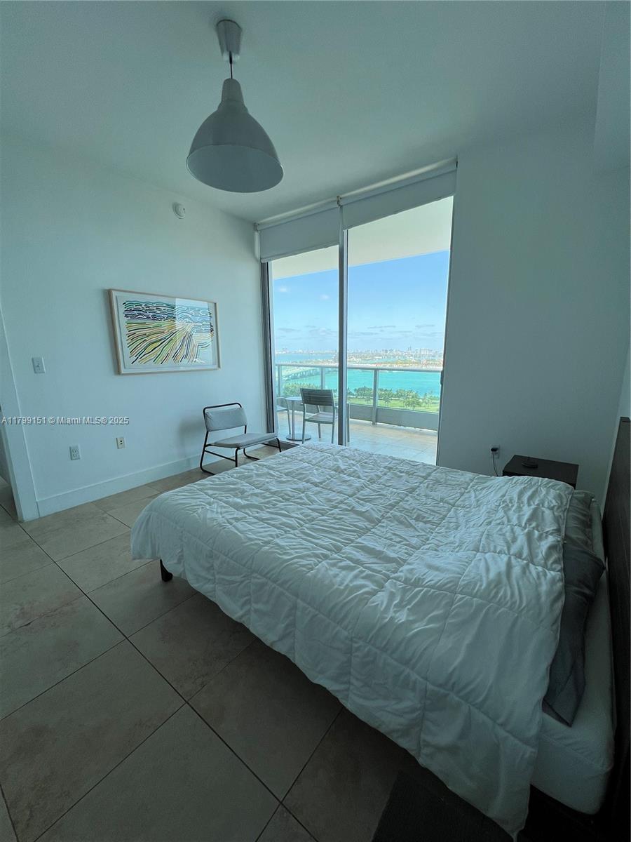 900 Biscayne Blvd #2304, Miami FL 33132