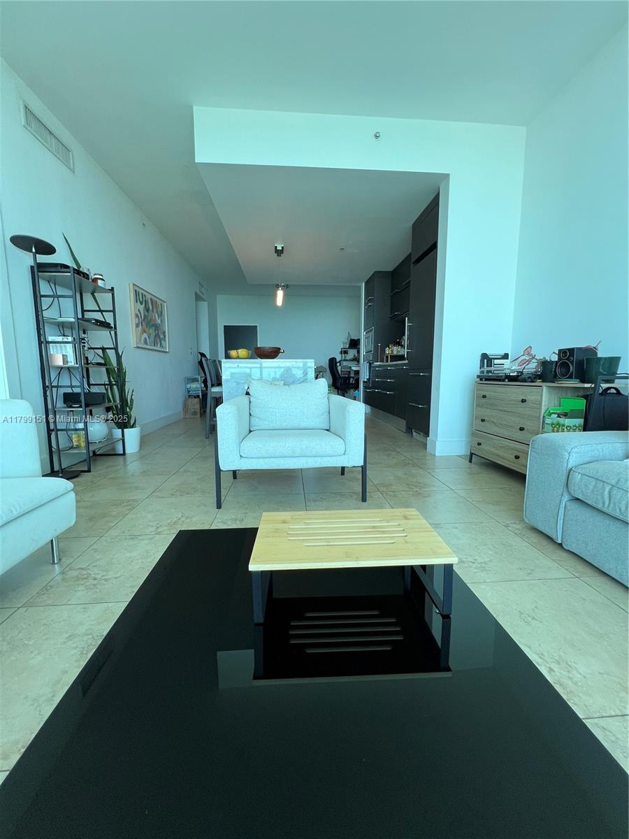 900 Biscayne Blvd #2304, Miami FL 33132