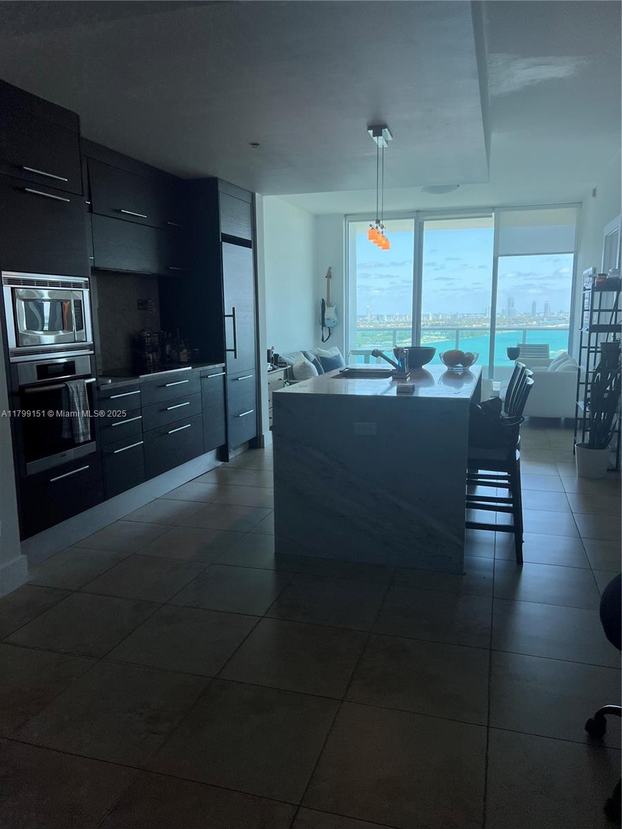 900 Biscayne Blvd #2304, Miami FL 33132