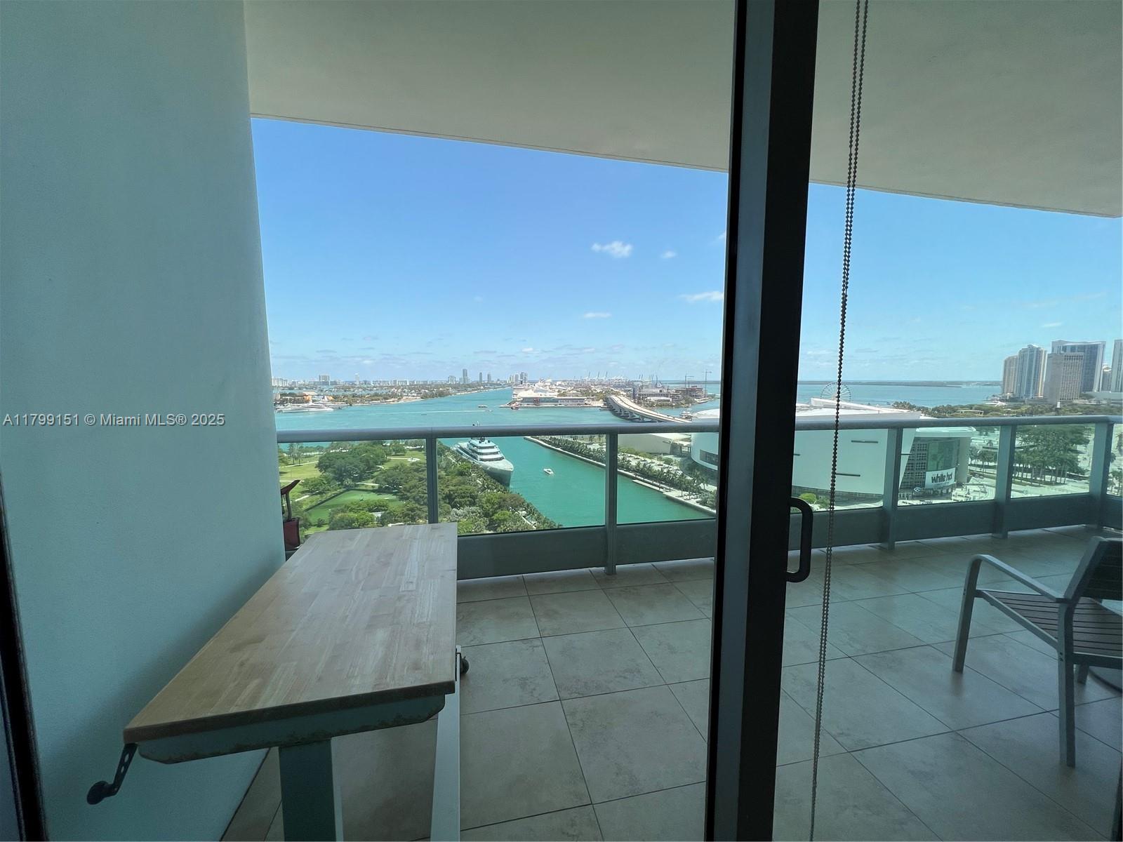 900 Biscayne Blvd #2304, Miami FL 33132