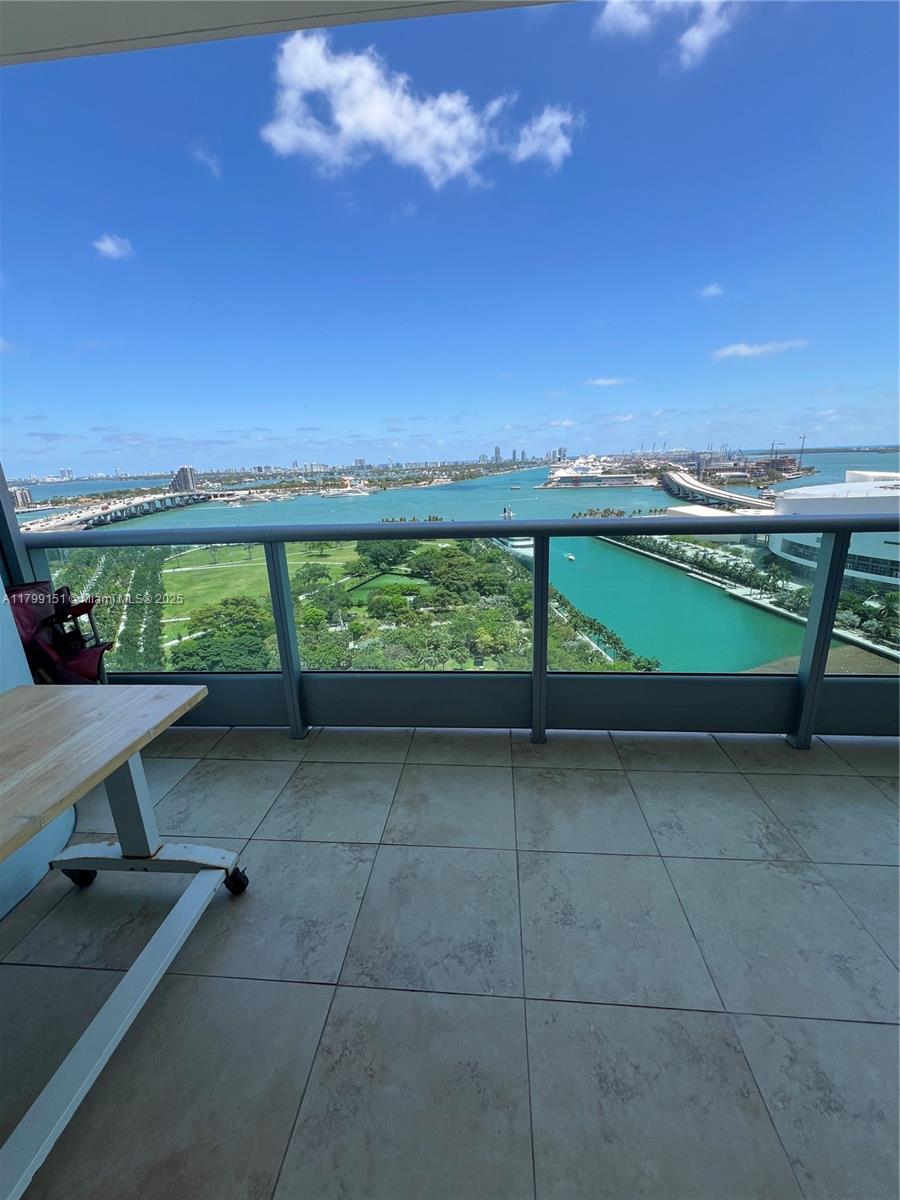 900 Biscayne Blvd #2304, Miami FL 33132