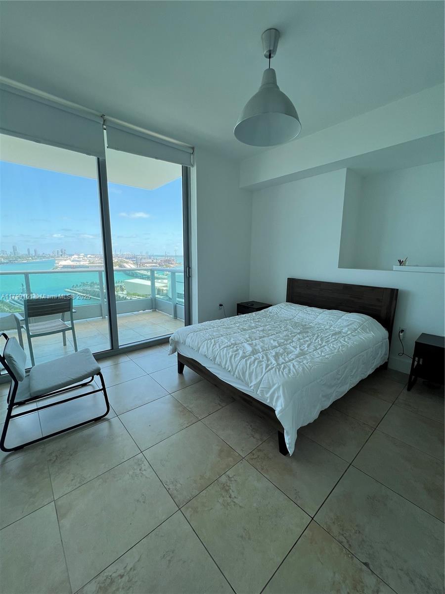 900 Biscayne Blvd #2304, Miami FL 33132