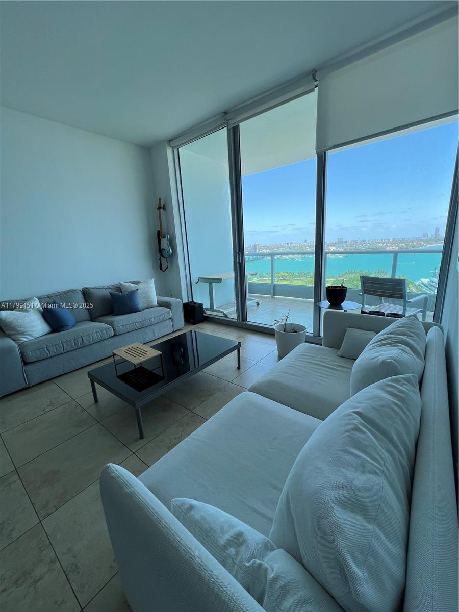 900 Biscayne Blvd #2304, Miami FL 33132