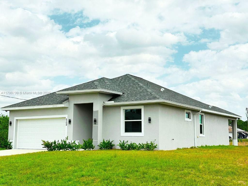 6208 Forest Ct, La Belle, Florida image 1