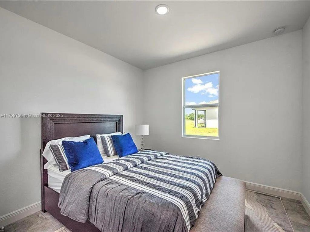 6208 Forest Ct, La Belle, Florida image 10