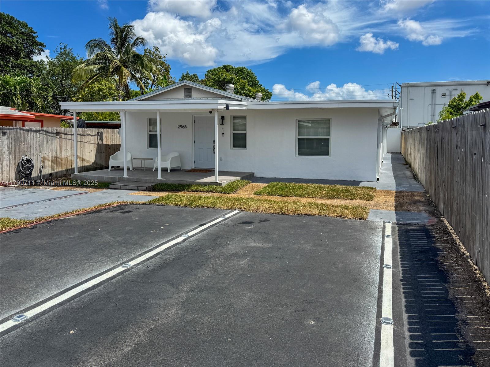 2966 NW 26 St, Miami, Florida image 32