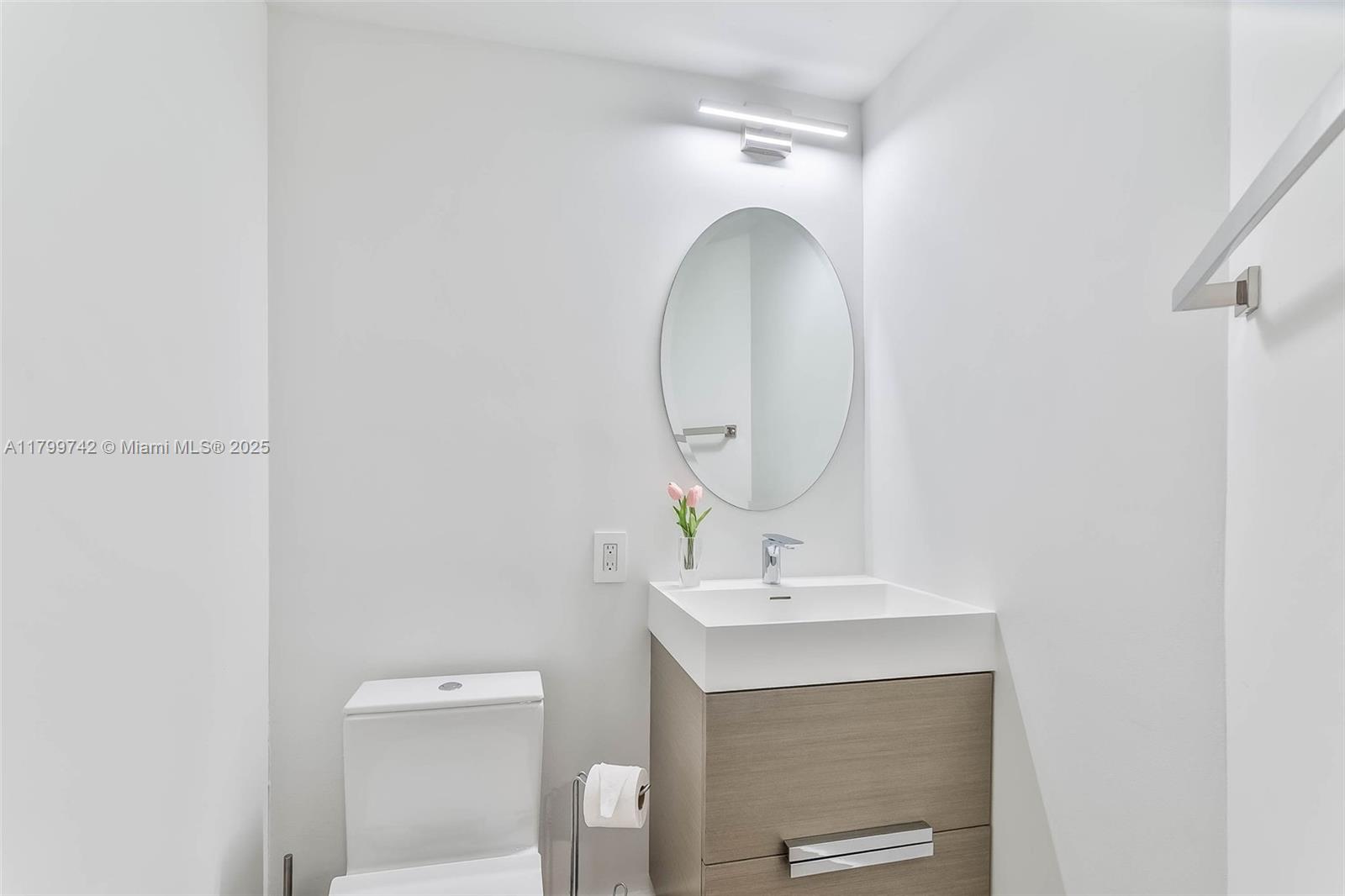 Listing Photo 11