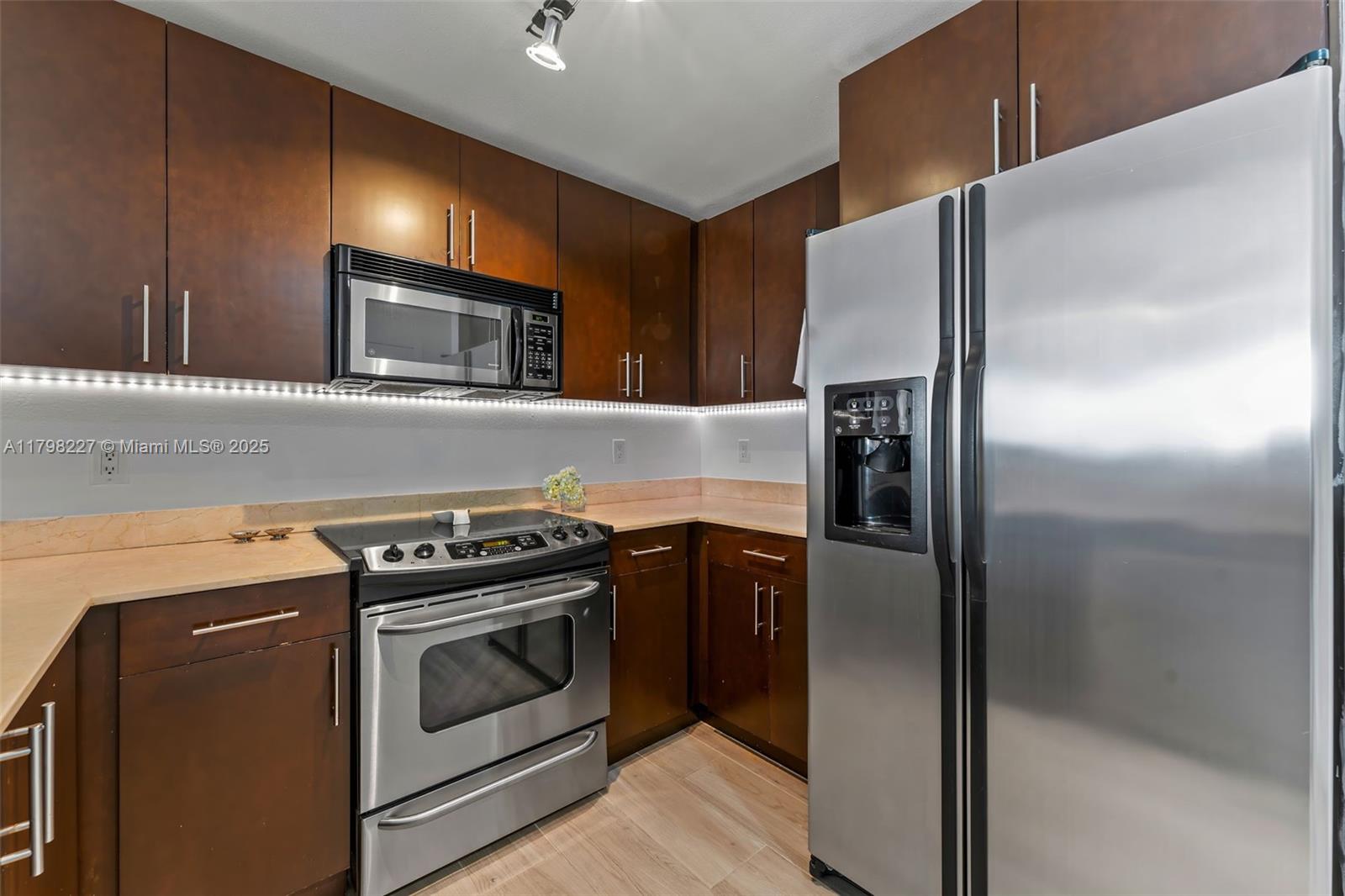 10 Aragon Ave #1107, Coral Gables, Florida image 9
