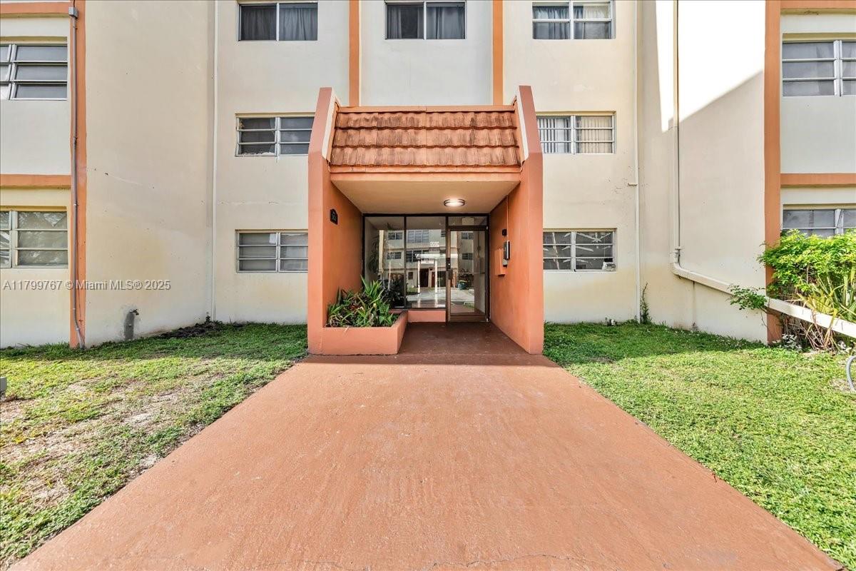 2451 NW 41st Ave #304, Lauderhill, Florida image 2