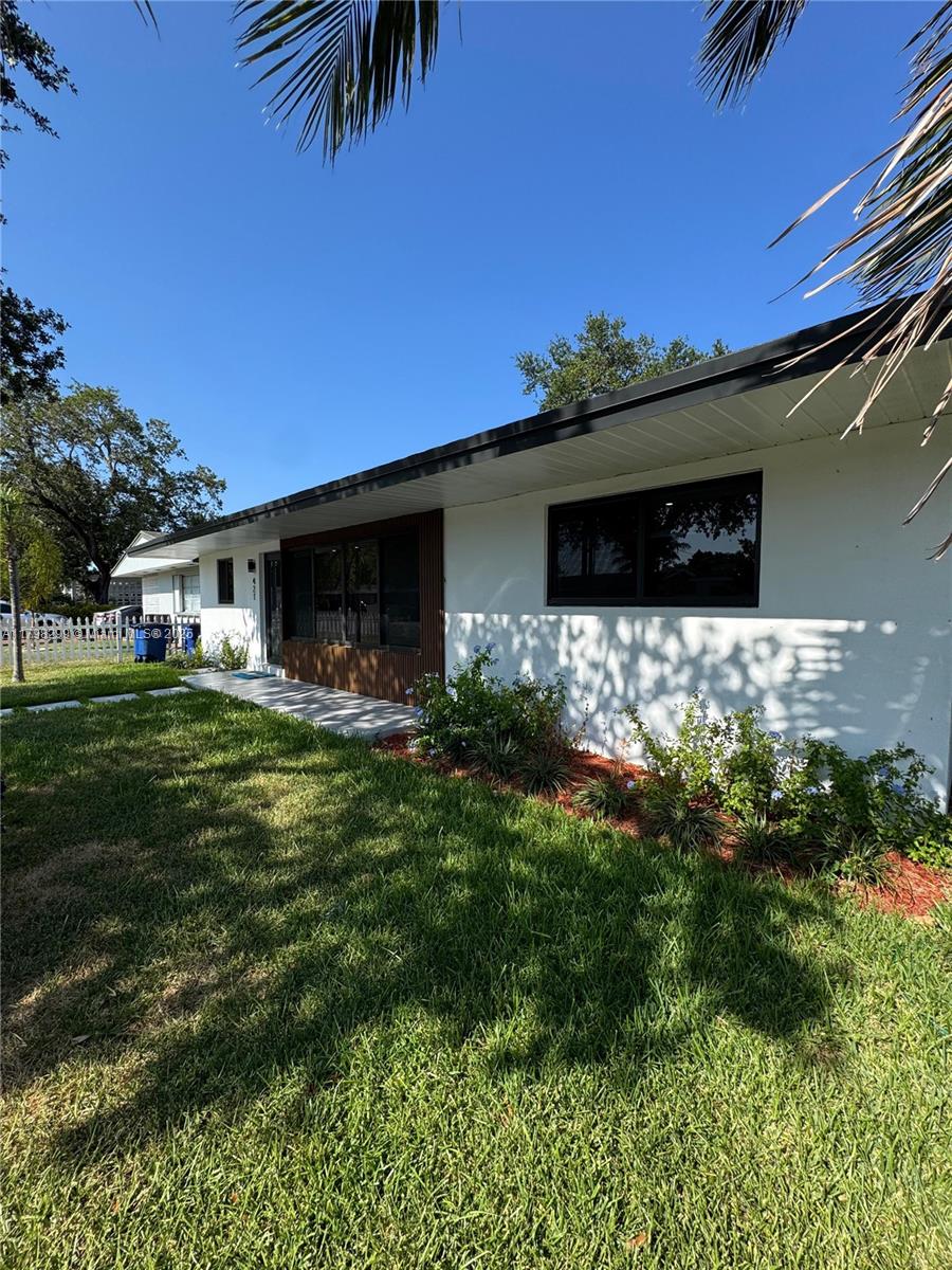 421 SW 11th Ave, Hallandale Beach, Florida image 15