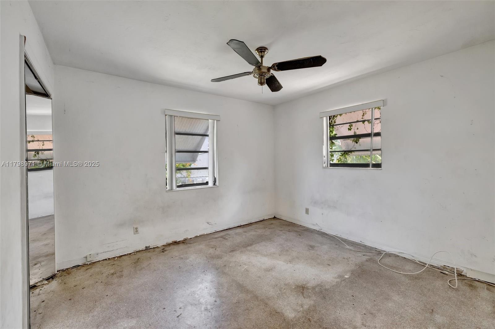 613 SW 6th St, Hallandale Beach, Florida image 25