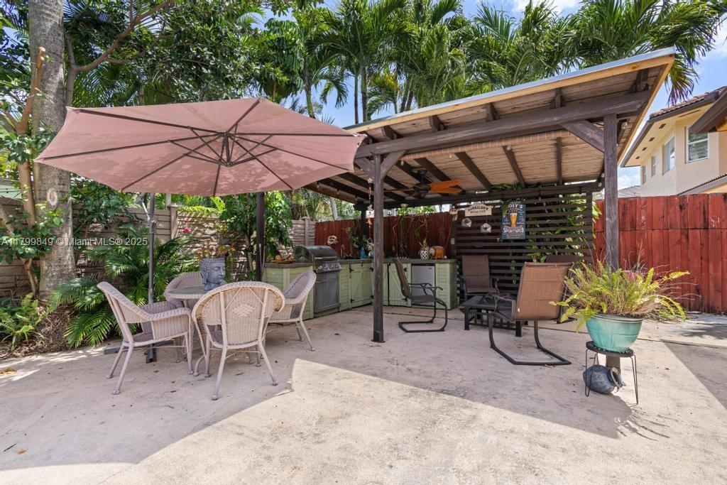 8721 NW 170th Ter, Hialeah, Florida image 8