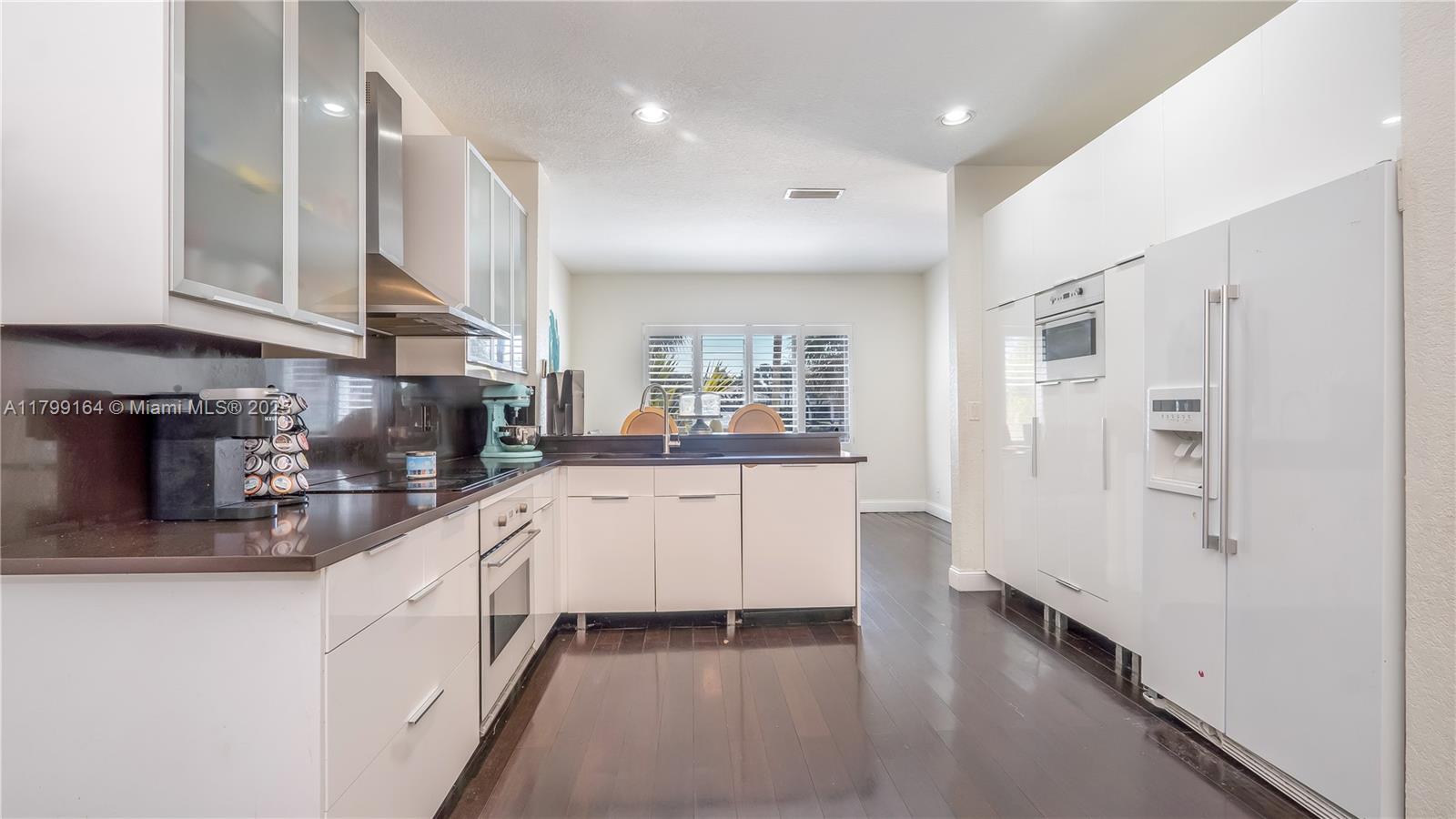 15868 SW 12th St, Pembroke Pines, Florida image 10