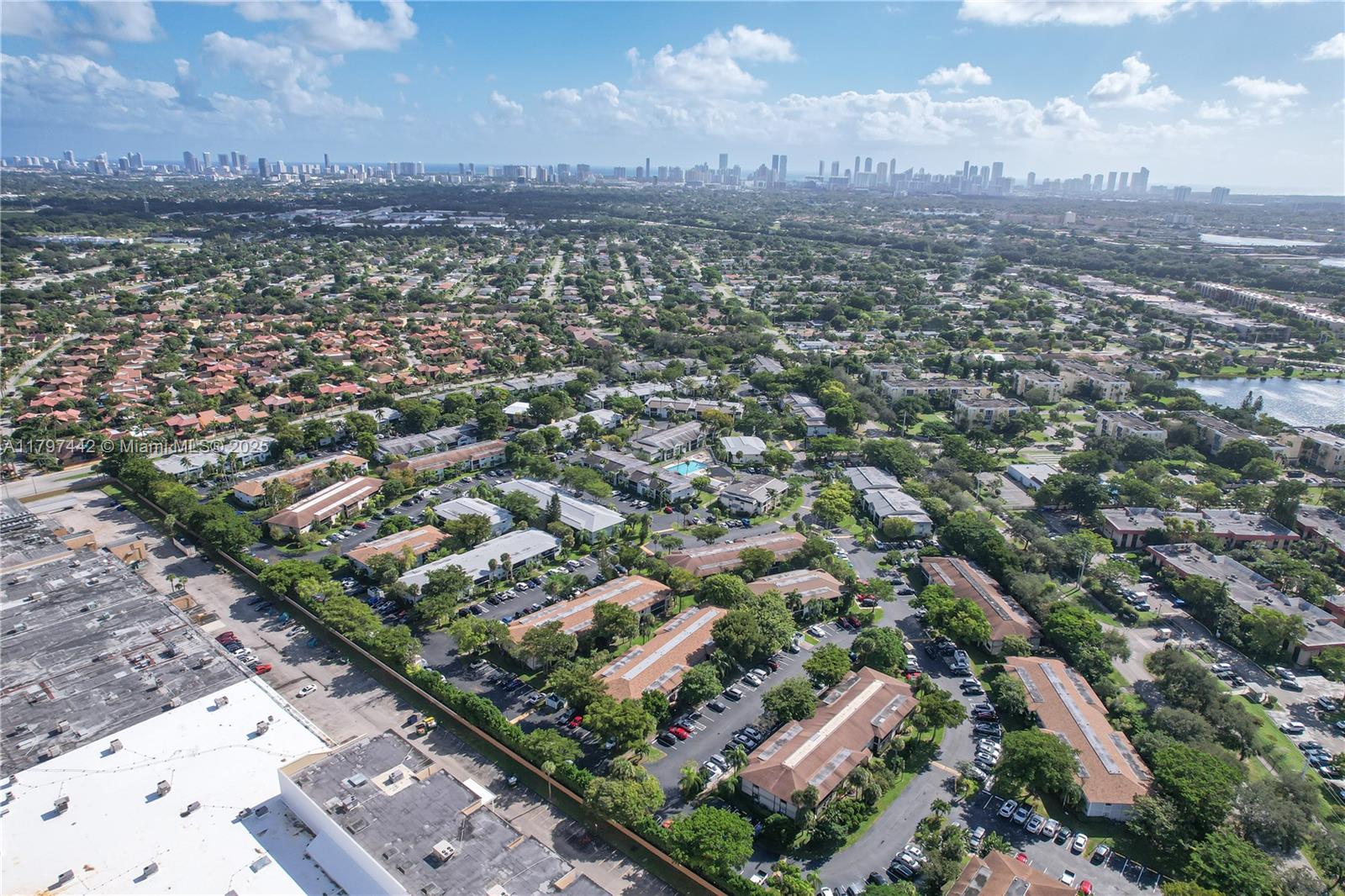 933 NE 199th St #207, Miami, Florida image 31