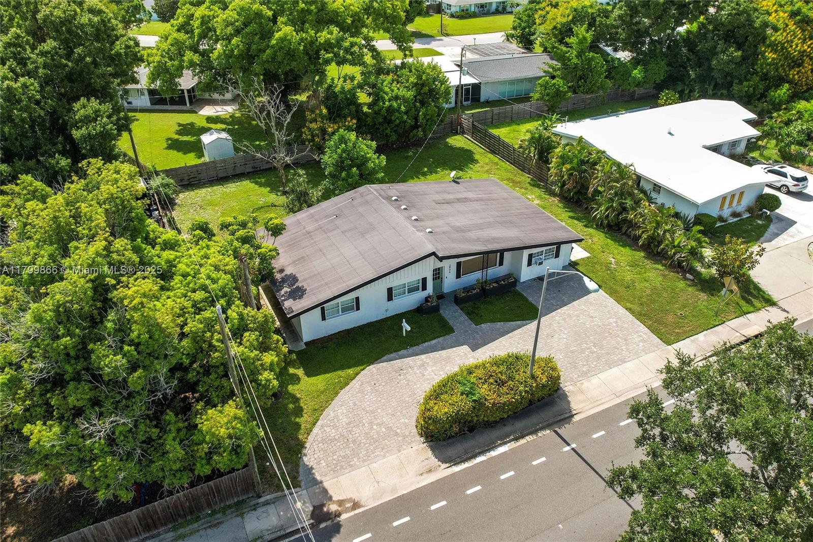 2906 S Tuttle Ave, Sarasota, Florida image 47