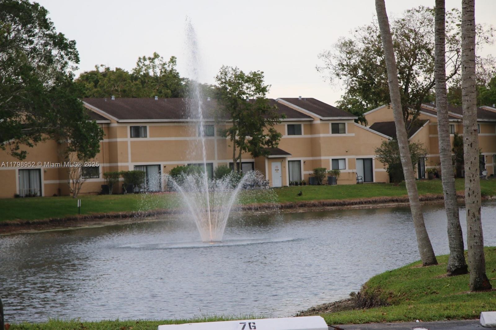 200 W Palm Cir W #104, Pembroke Pines, Florida image 1