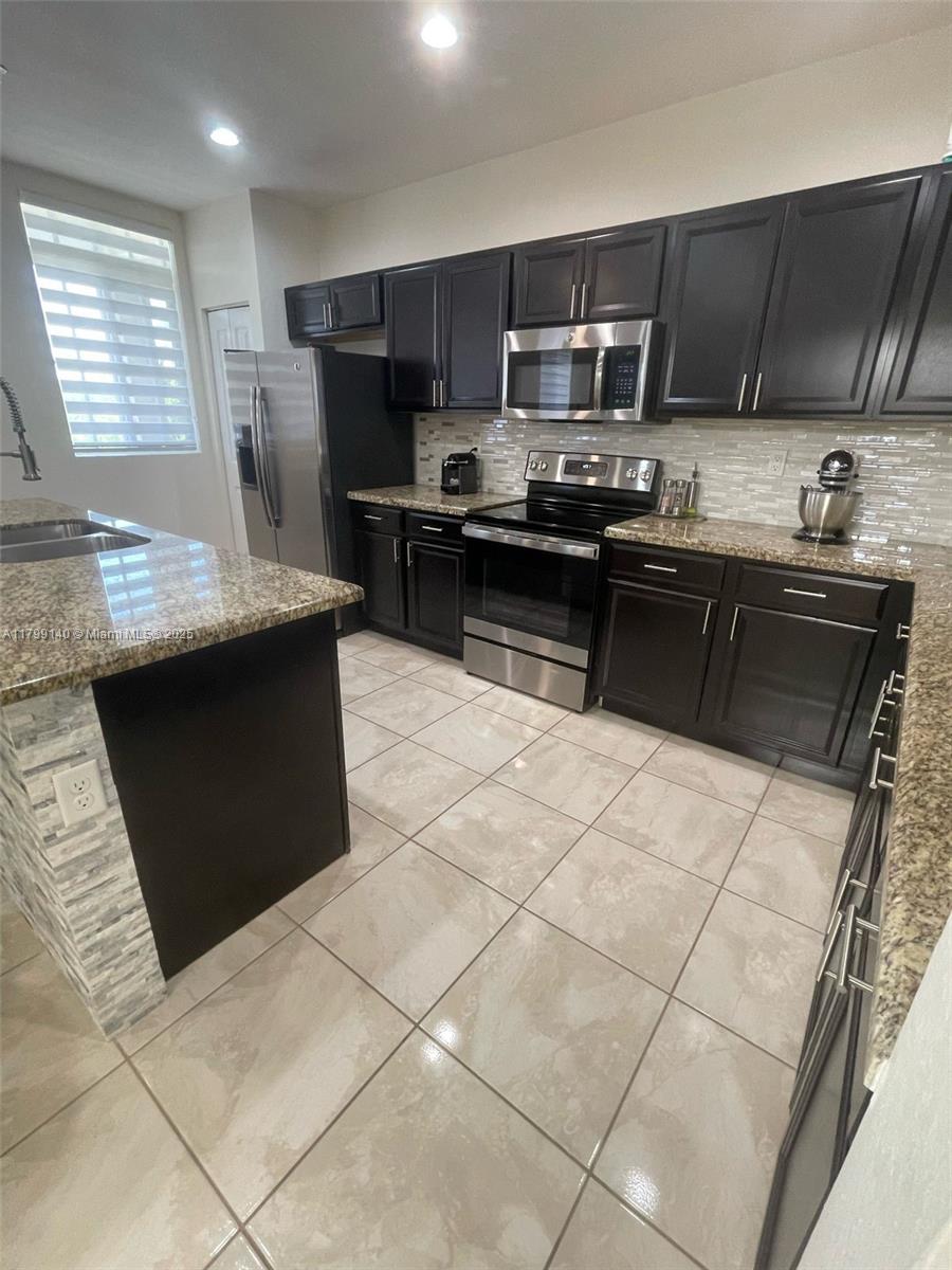 14217 SW 274th St, Homestead, Florida image 9