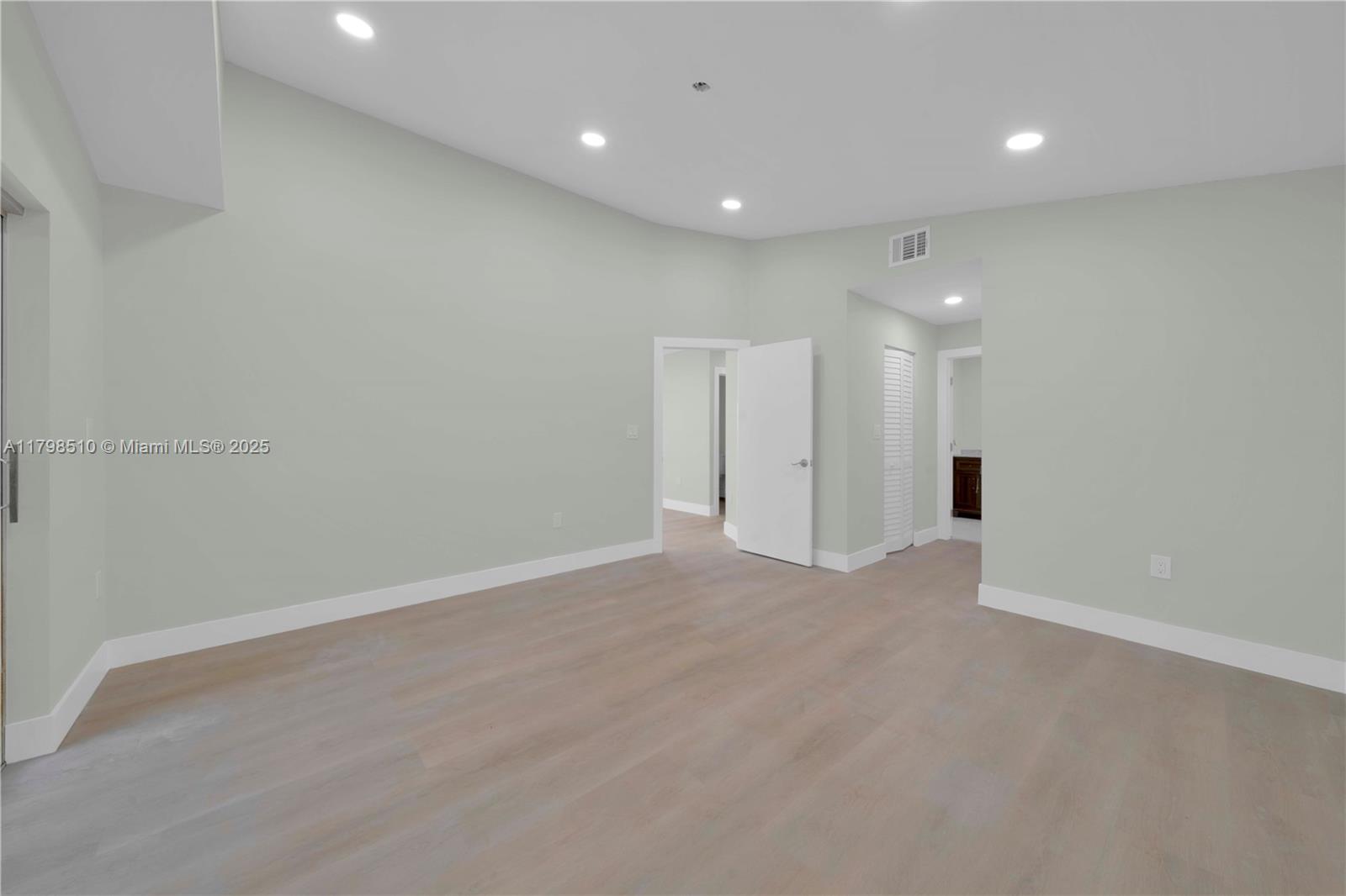 20076 NW 85th Ave, Hialeah, Florida image 16