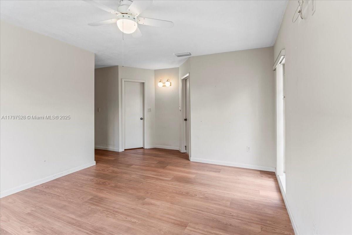 Listing Photo 14