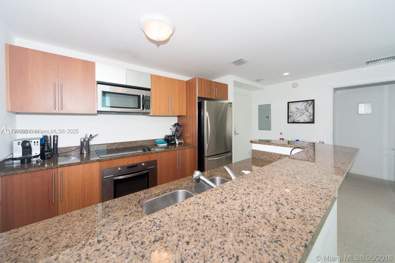 300 S Biscayne Blvd #T-2102, Miami FL 33131