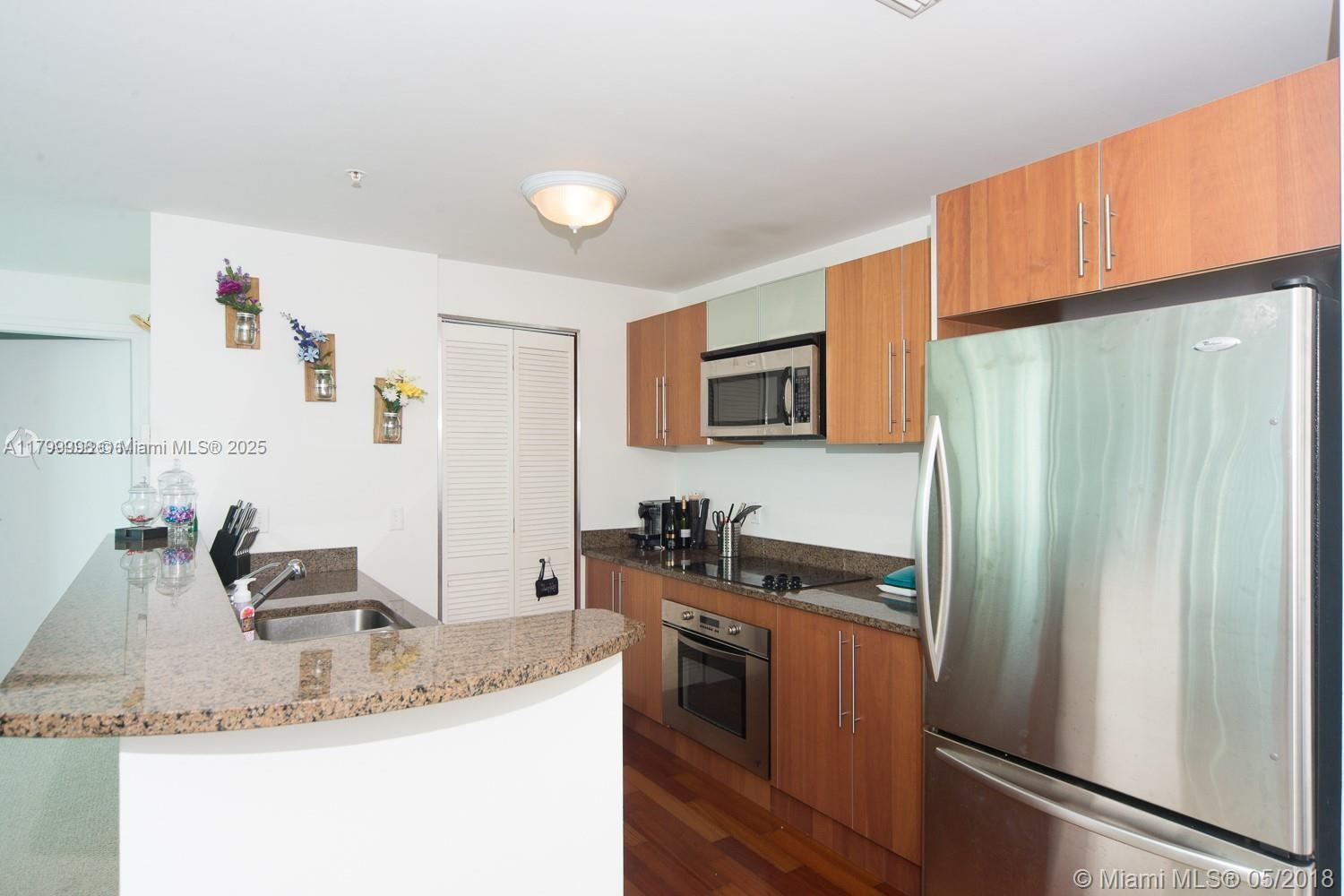 300 S Biscayne Blvd #T-2102, Miami FL 33131