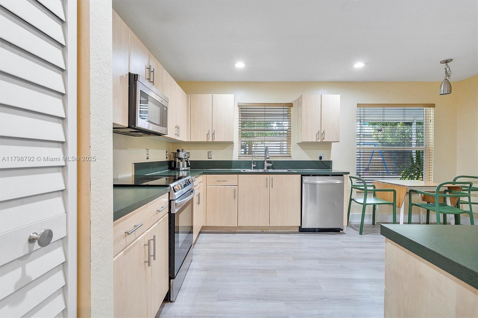 4161 W Silverado Cir, Davie, Florida image 10