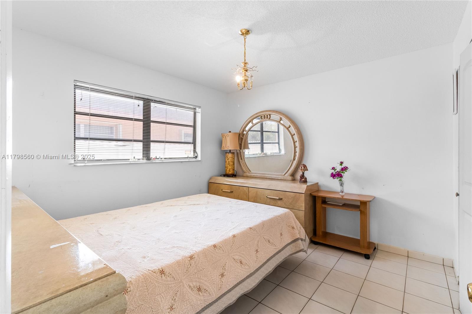 1370 W 42nd Place, Hialeah, Florida image 11