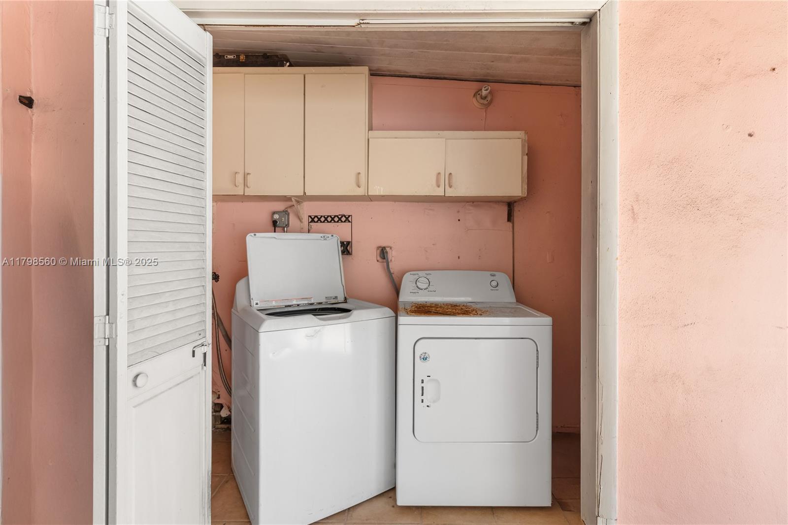 1370 W 42nd Place, Hialeah, Florida image 19