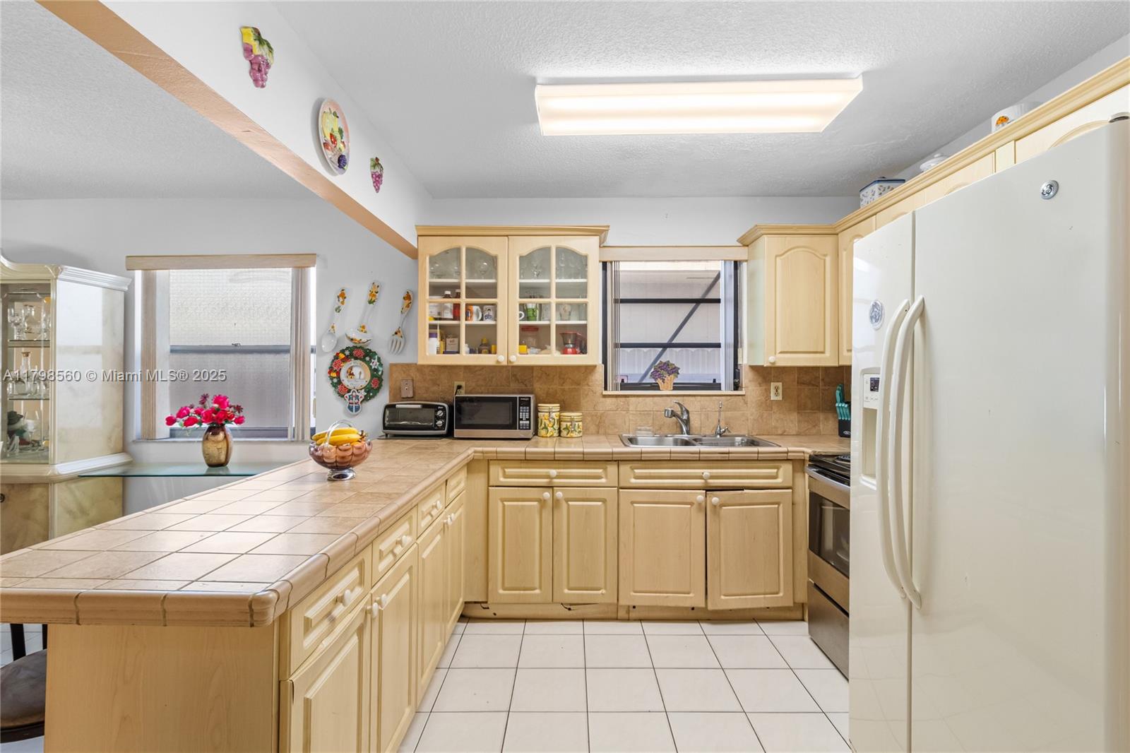 1370 W 42nd Place, Hialeah, Florida image 7