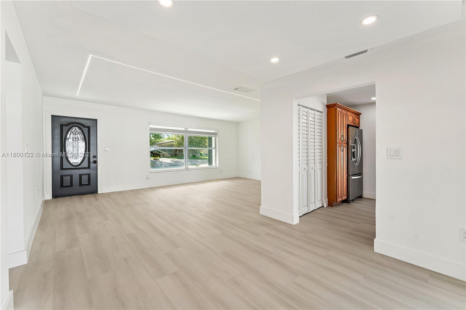 2600 NW 68th Way, Sunrise, Florida image 5