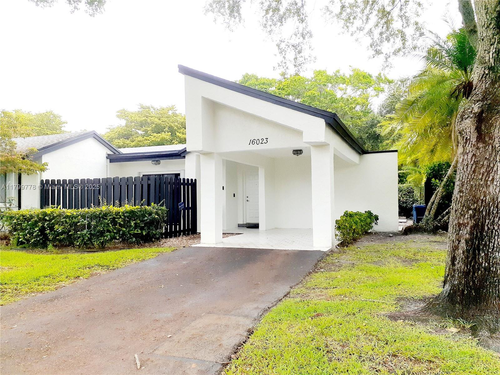 16023 S Fairway Ter #118, Weston, Florida image 3