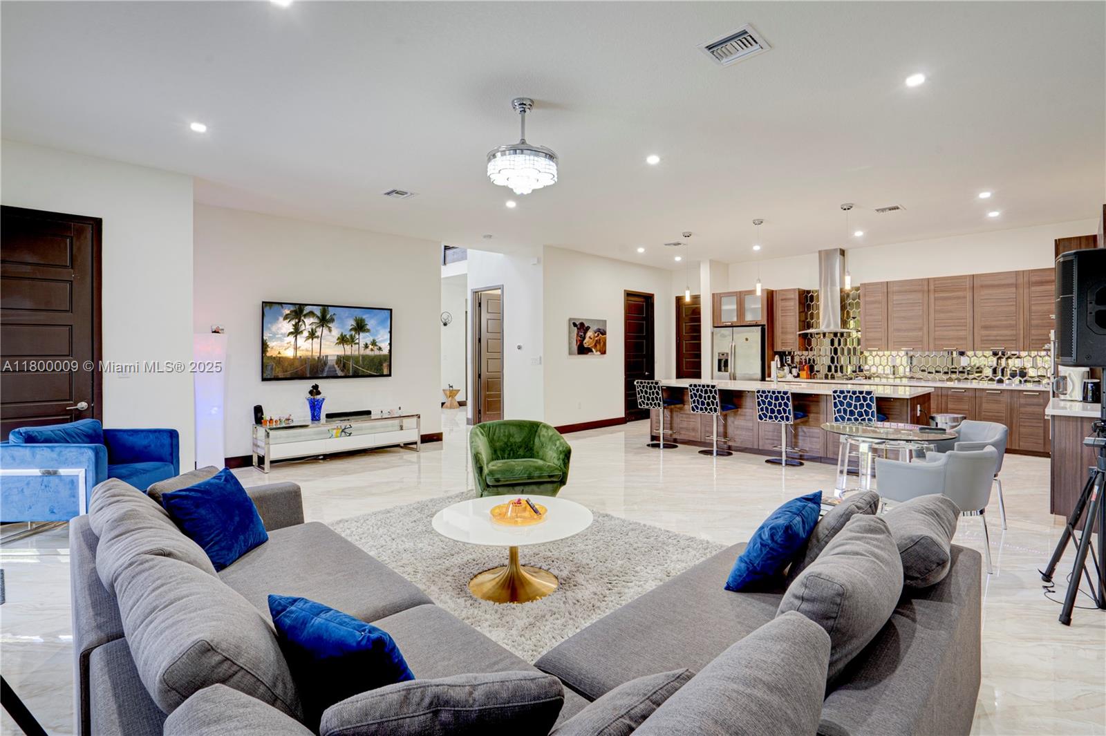 9015 NW 161st Ter, Miami Lakes, Florida image 18