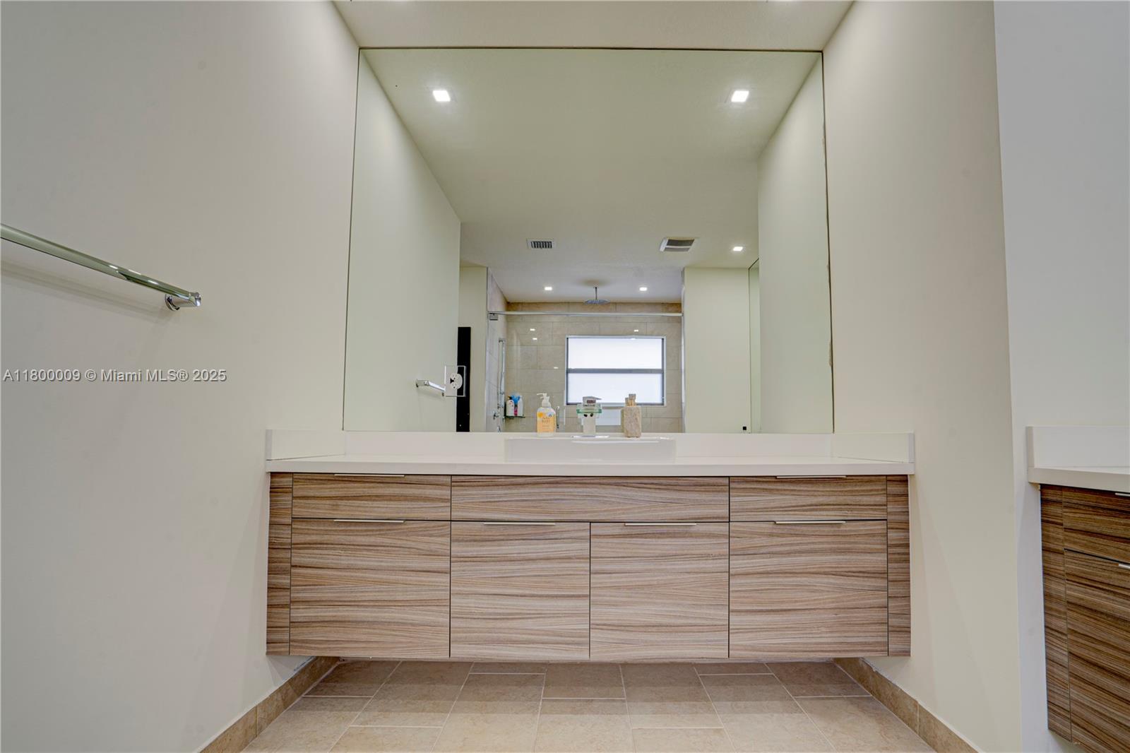9015 NW 161st Ter, Miami Lakes, Florida image 30