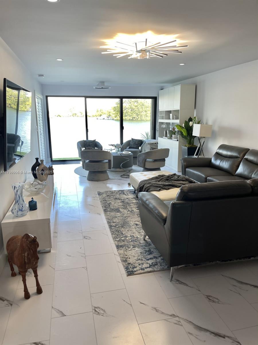 313 Lake Cir #111, North Palm Beach, Florida image 12
