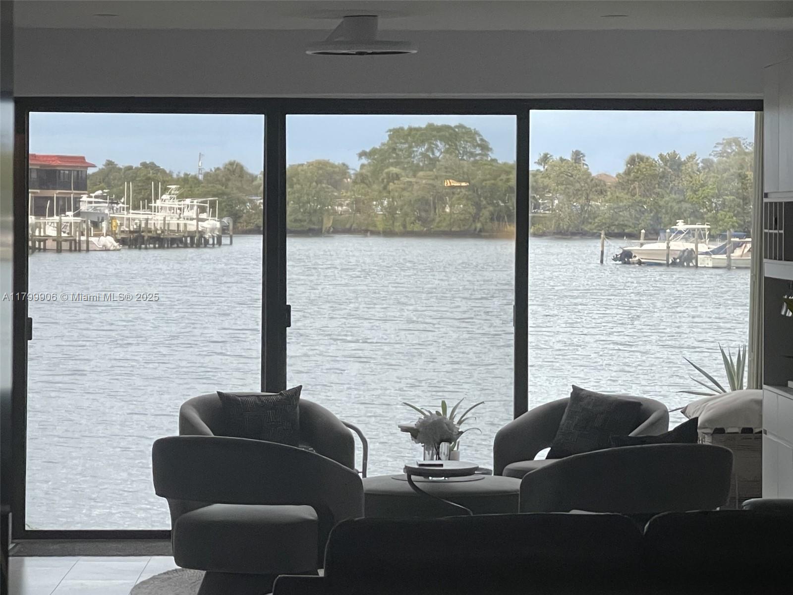 313 Lake Cir #111, North Palm Beach, Florida image 2