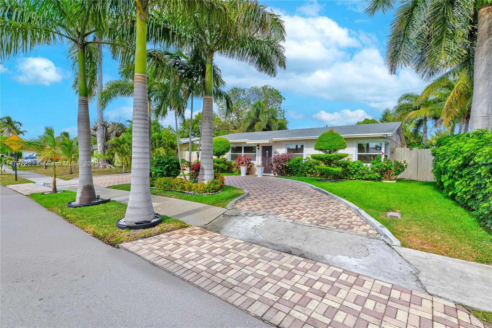 1480 SW 5th Ave, Deerfield Beach, Florida image 1